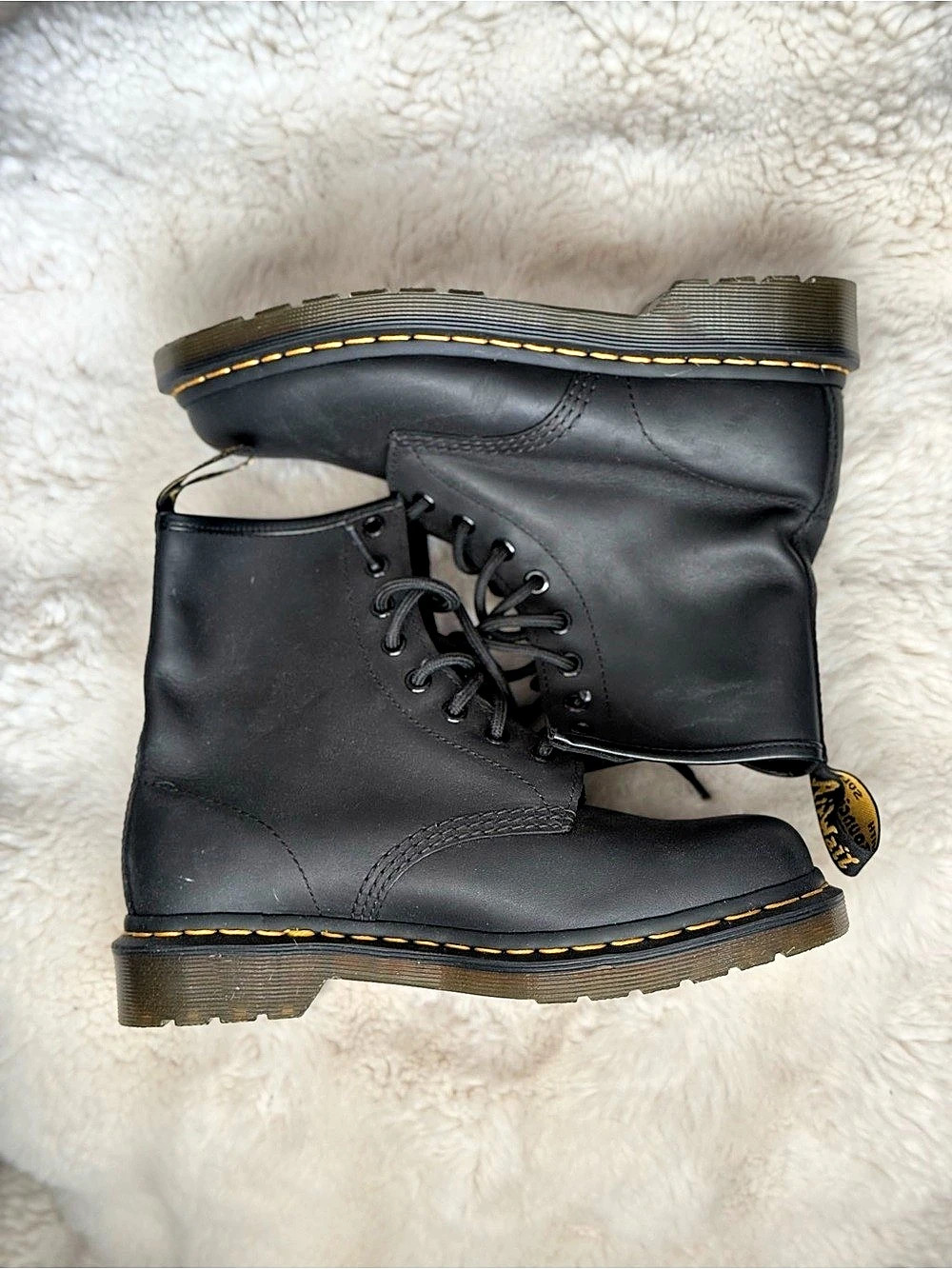 Dr. Martens 1460 Smooth Leather Lace-Up Boots Smooth Leather Combat Boots Black